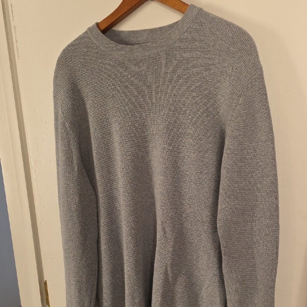 No Nationality NNO7 Medium Gray Crewneck Sweater Beautiful Condition